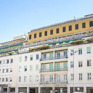 Апартаменты Como City Home, Комо